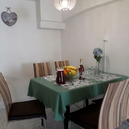Apartman S Vlastni Terasou Apartman Frymburk